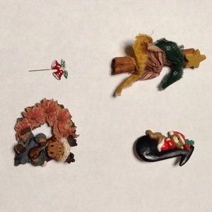 4 Christmas pins